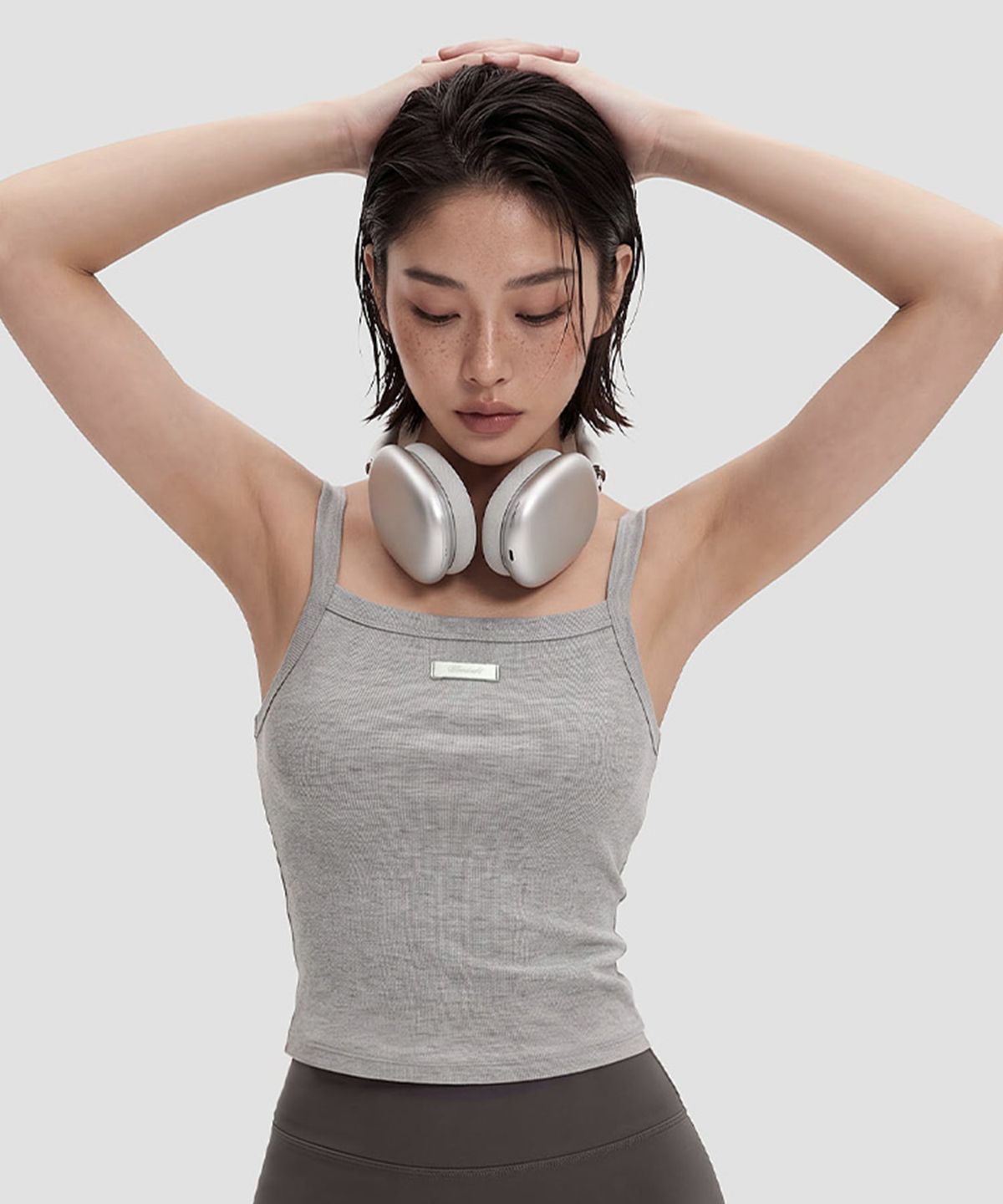워너비즈핏(WANNABEZFIT) 이지 스퀘어넥 탱크 크롭탑 멜란지그레이