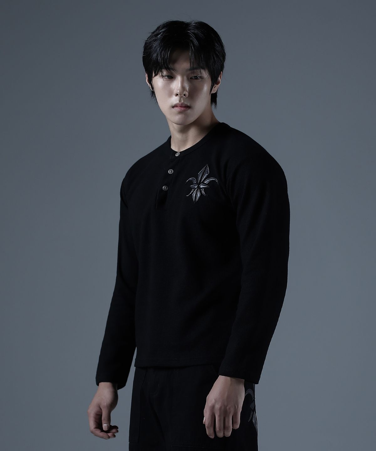 카미드(CARMID) 고어레더 헨리넥 롱슬리브 [블랙]
