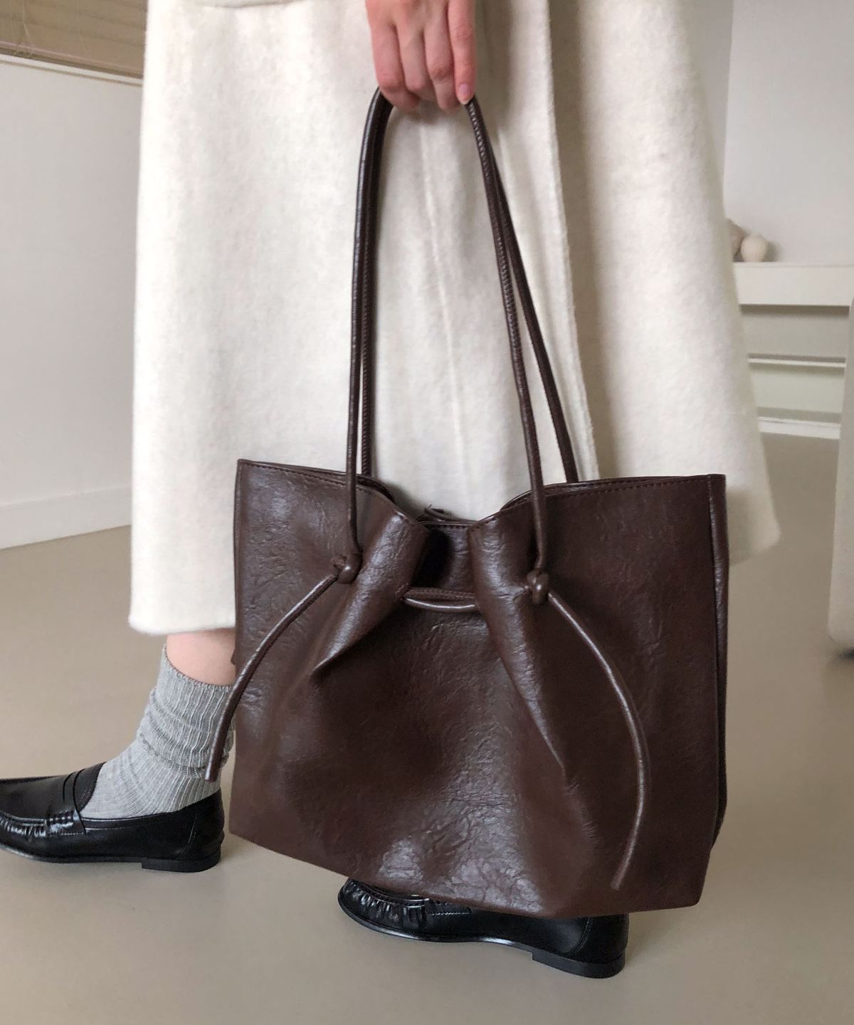 딜라이디(DELIDI) Wave leather shoulder bag (brown)