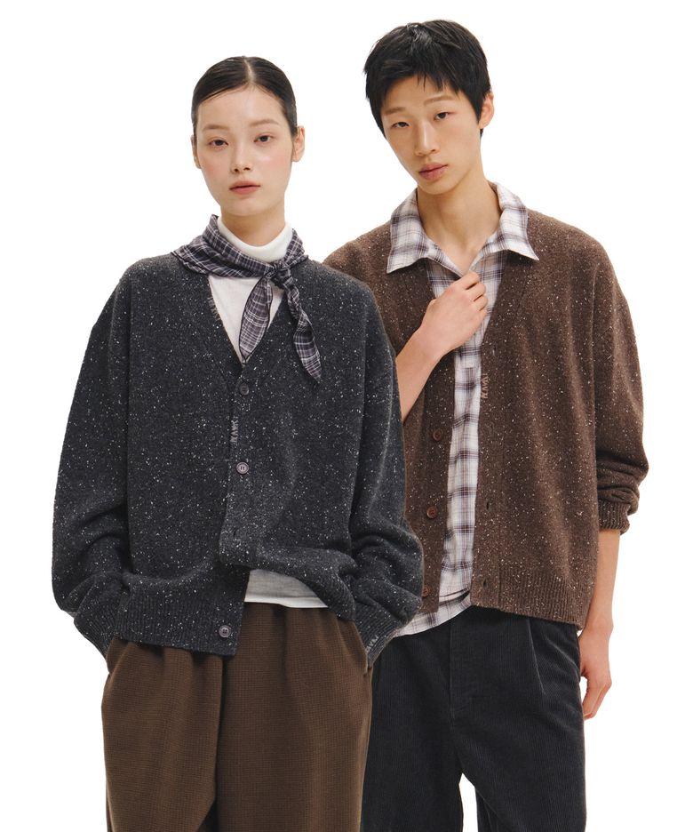 UNISEX 네프사 핸드스티치 가디건 [2COL] / GF3UKC006