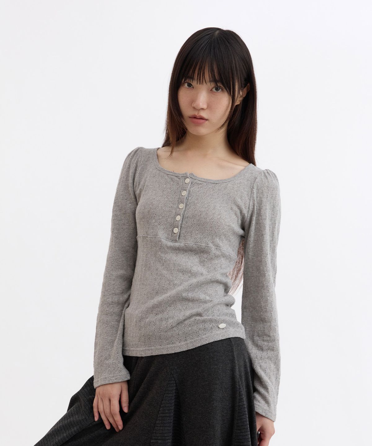 오헤시오(OHESHIO) PUNCHING SQUARE BUTTON KNIT LONG SLEEVE, GRAY