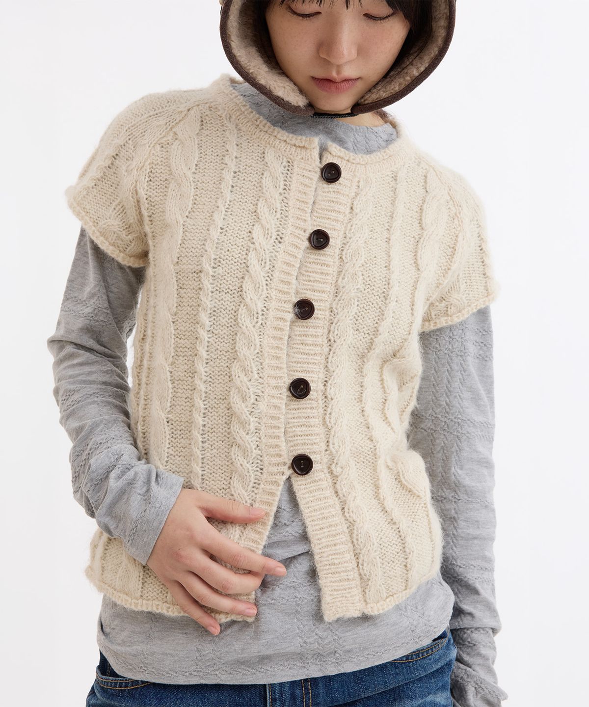 오헤시오(OHESHIO) BUTTON SHORT SLEEVE KNIT VEST, CREAM