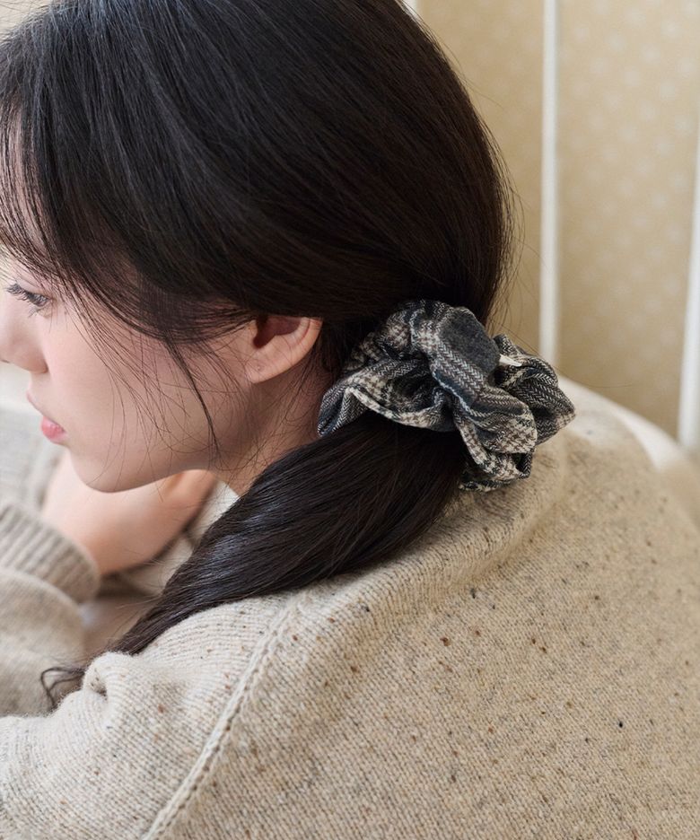 vintage check scrunchie_charcoal green