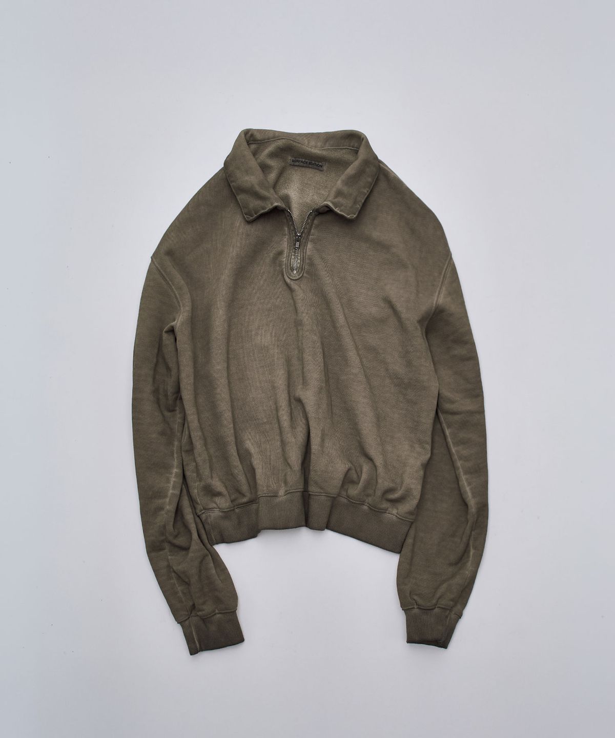 서피스에디션(SURFACE EDITION) OVERDYED HALF ZIP SWEAT KHAKI