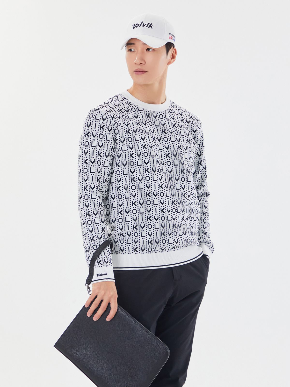볼빅 골프웨어(VOLVIK GOLFWEAR) 남성 골프 로고 패턴 라운드 스웨터 VMKTP901_OW