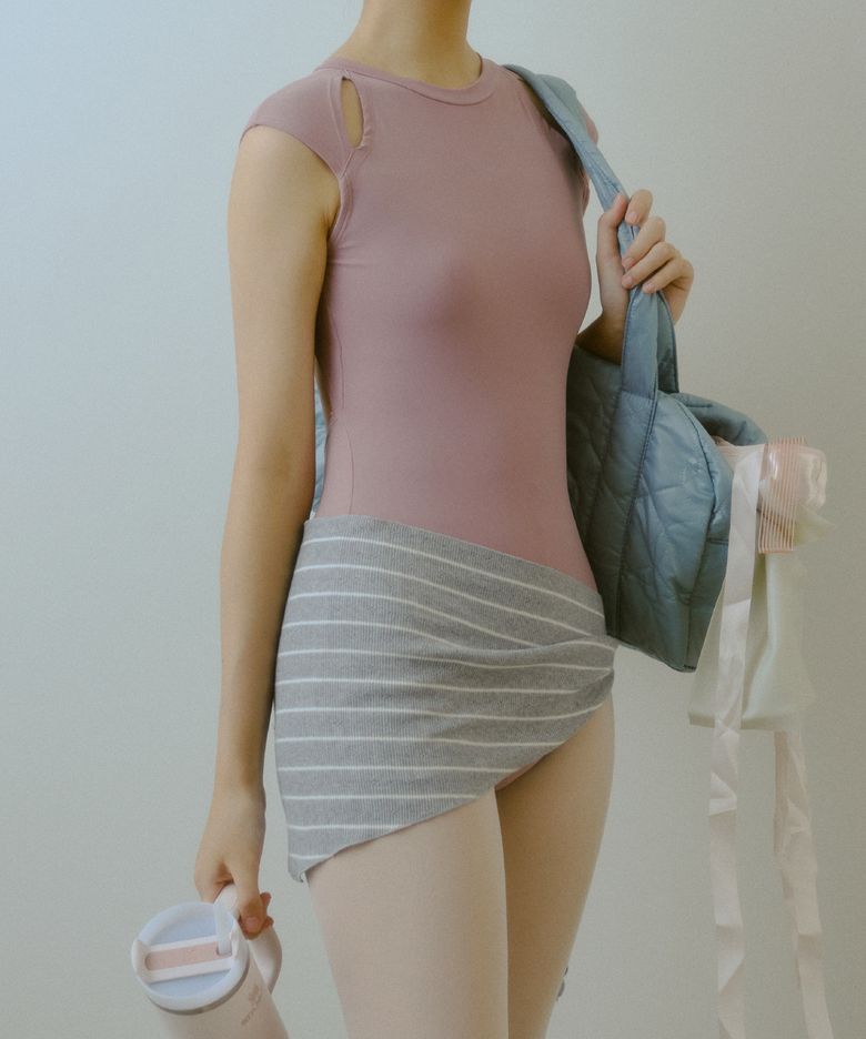 Melo Muffler _ Grey Stripe