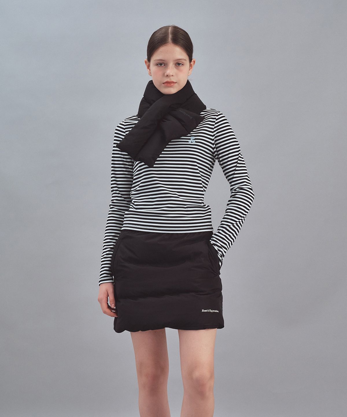 레스트앤레크레이션(REST&RECREATION) REVERSIBLE DOWN MUFFLER - BLACK