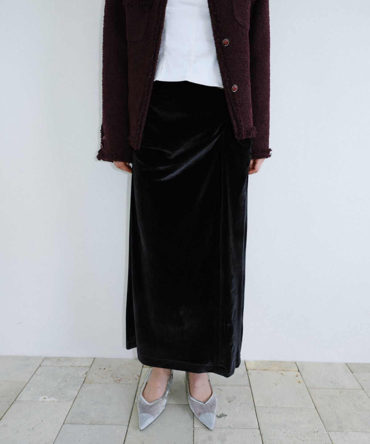 앤테(AENTE) Low-Rise Velvet Draped Slit Skirt _Black