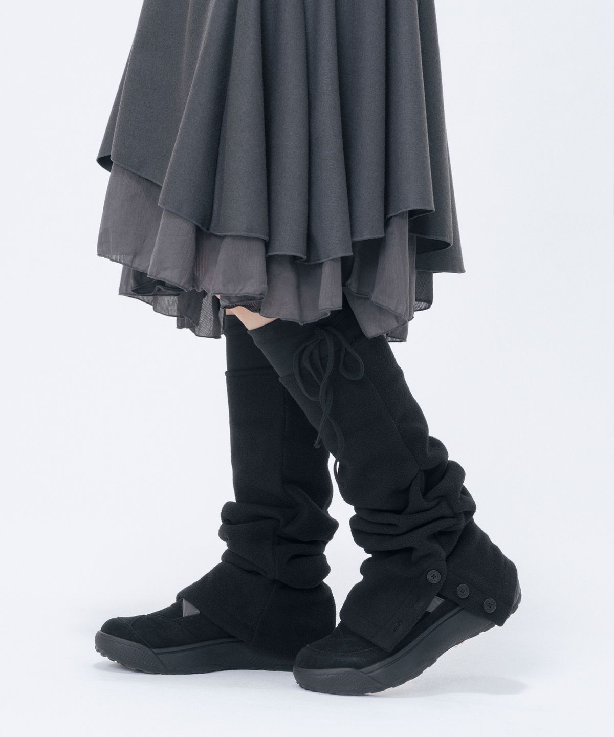 미세키서울(MISEKI SEOUL) Button fleece leg warmer BLACK