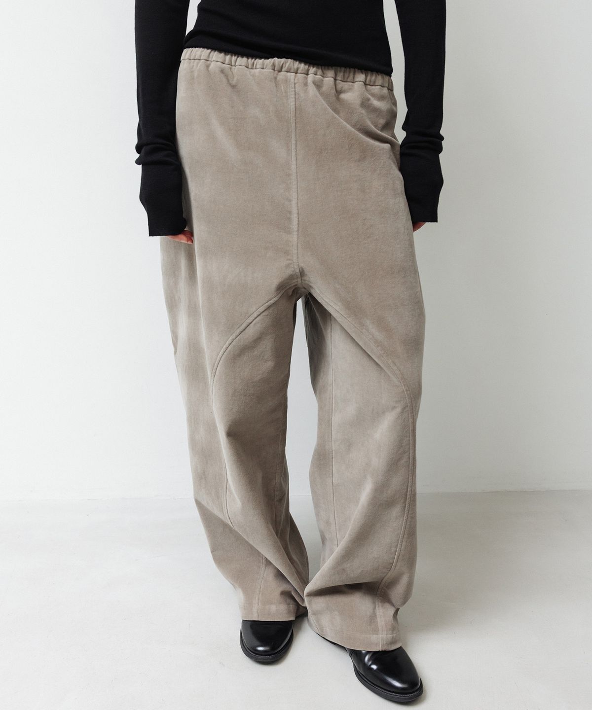 오브헤덴(OPHEDEN) Velvet Corduroy Round Pants (khaki beige)