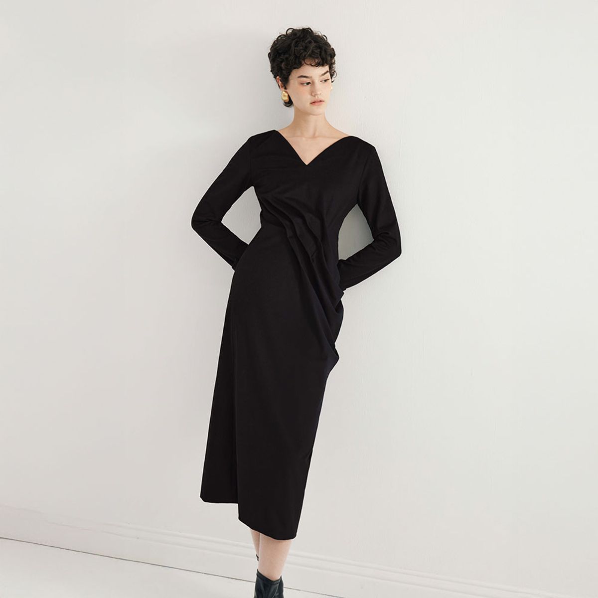 와이와이아이엠(YYIAM) YY_Pleated slim fit dress