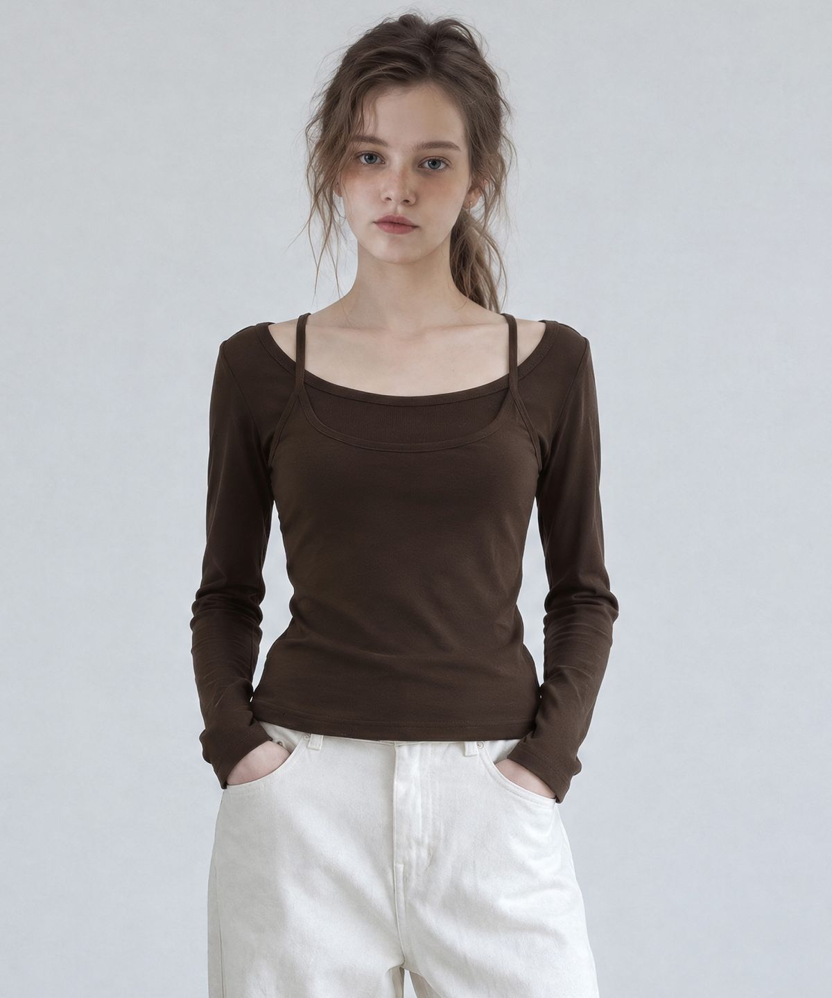 스테이 위드 미(STAY WITH ME) 레이어드 슬리브리스 티_BROWN