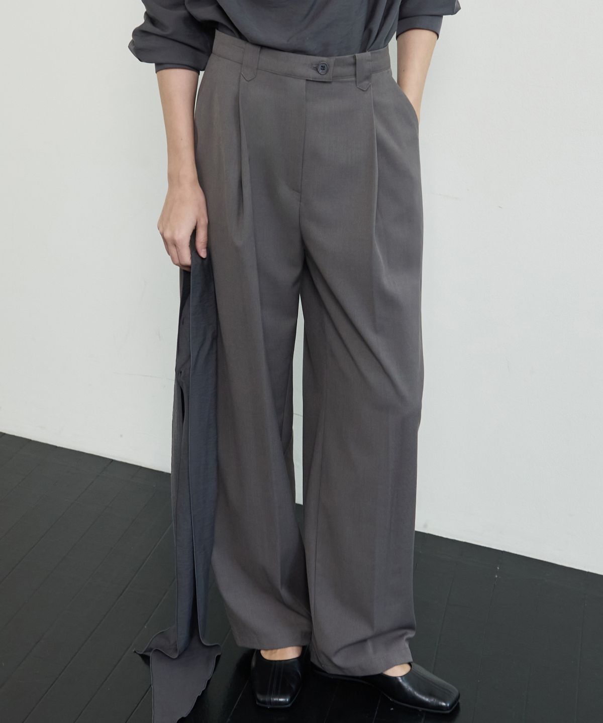 누토프(NUTOFFE) Soft Tapered Pants_Dark Gray