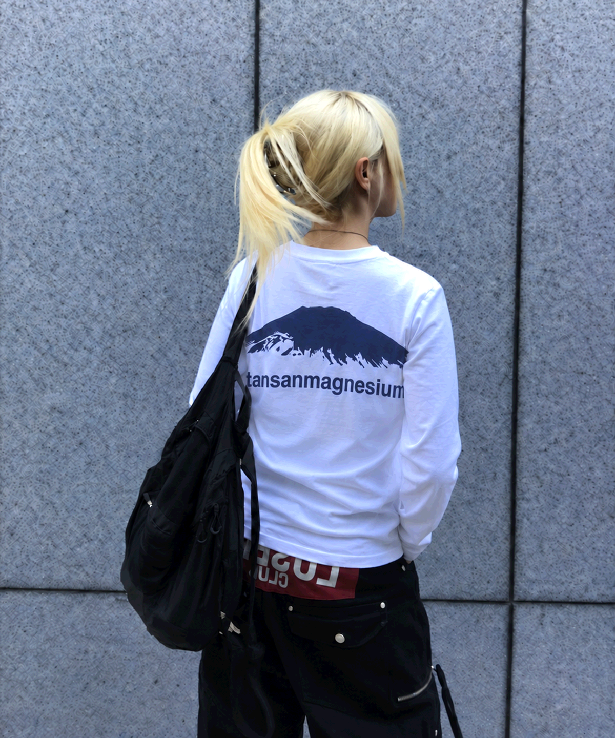 탄산마그네슘(TANSANMAGNESIUM) 마운틴 롱슬리브 (화이트/딥블루)