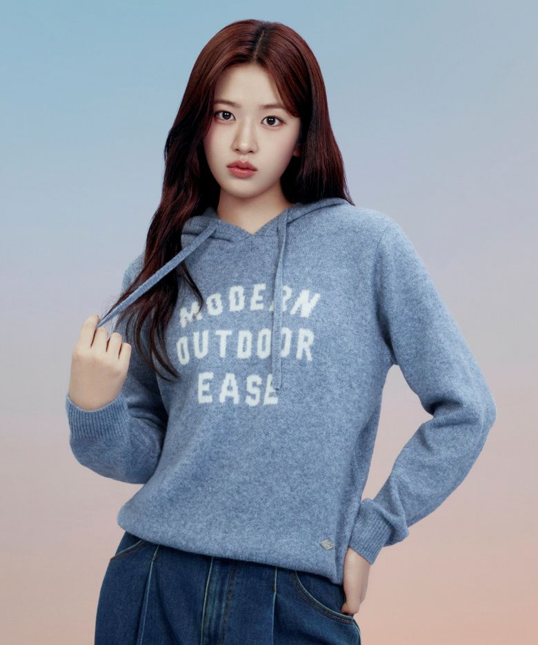 7M85950 여성 레터링 후디 스웨터