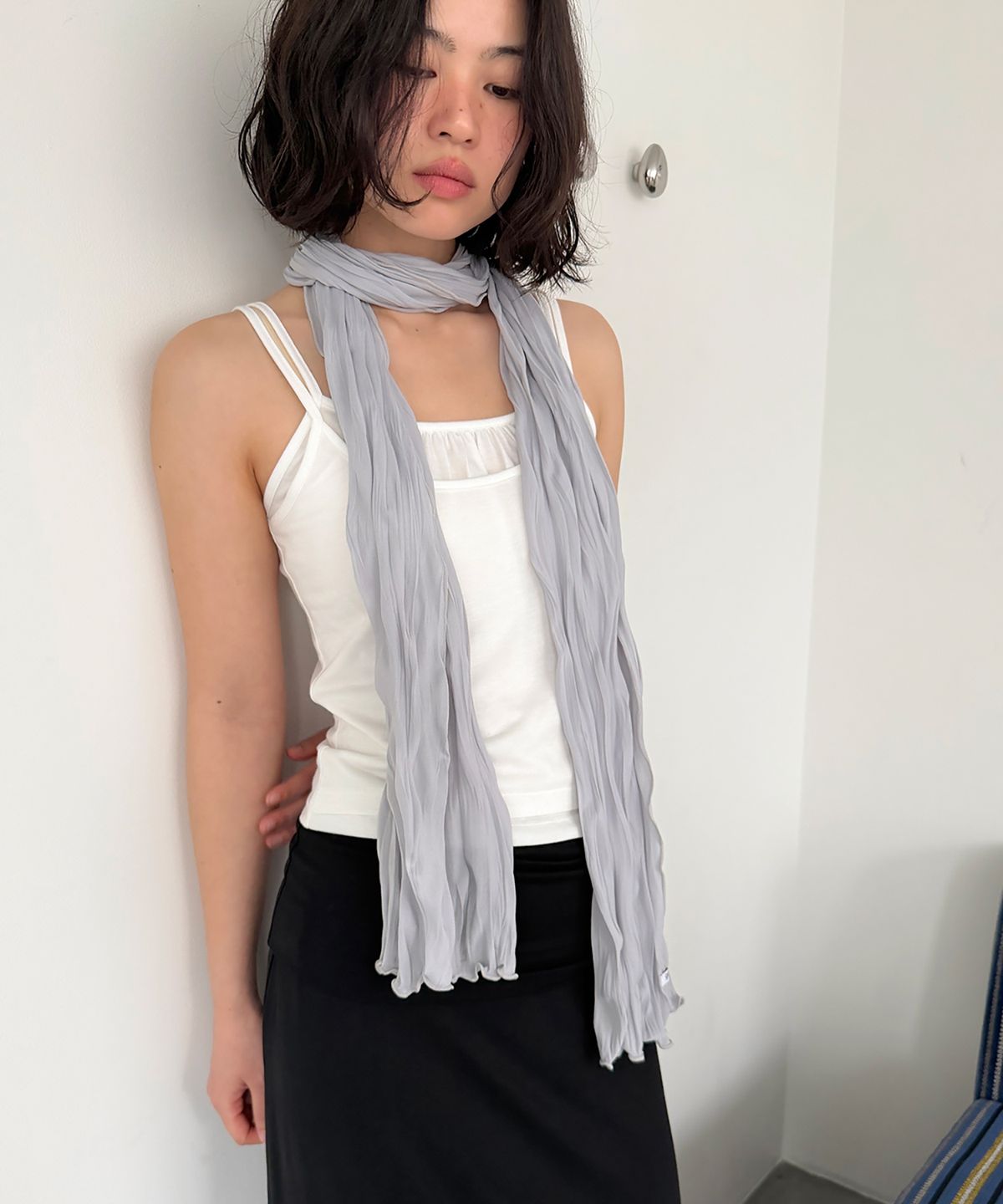 지지(GEEGEE) [wide] soft wrinkle long scarf - silver grey