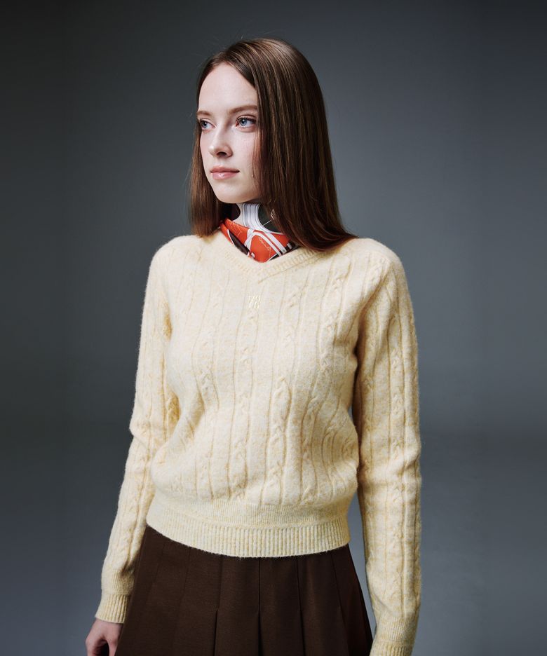 Alpaca Cable V-Neck Knit 알파카 케이블 브이넥 니트