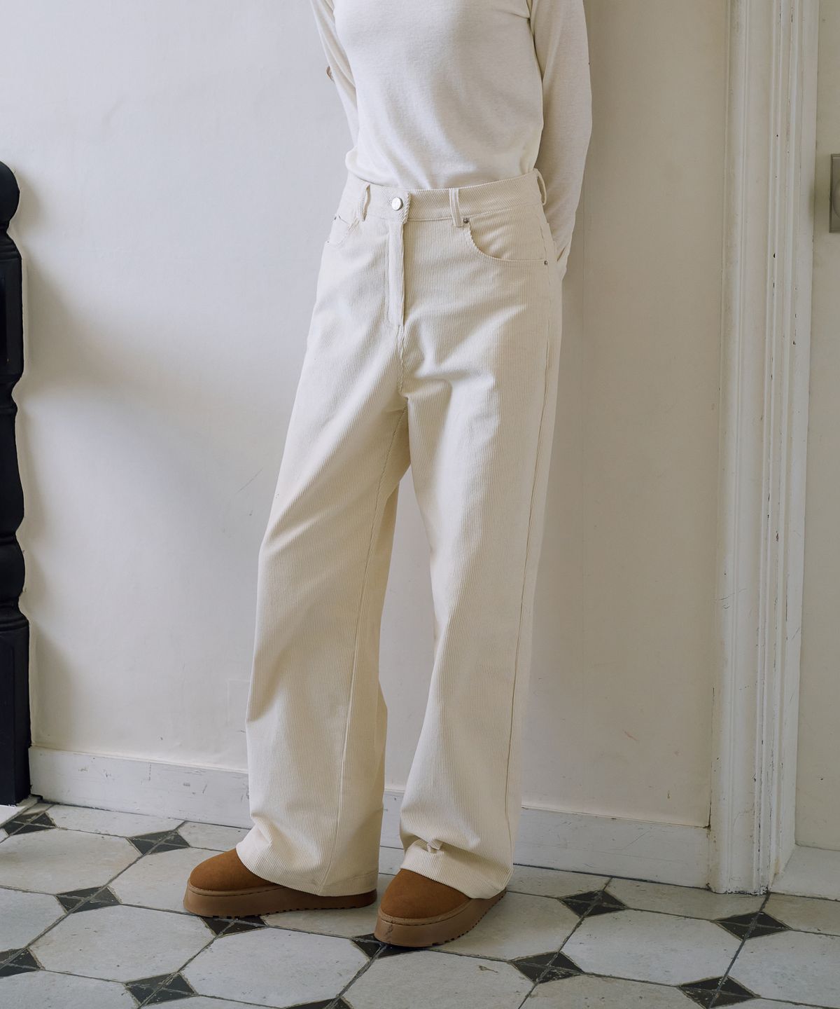 드헤베(DEHEVE) Signature Corduroy Pants [Ivory]