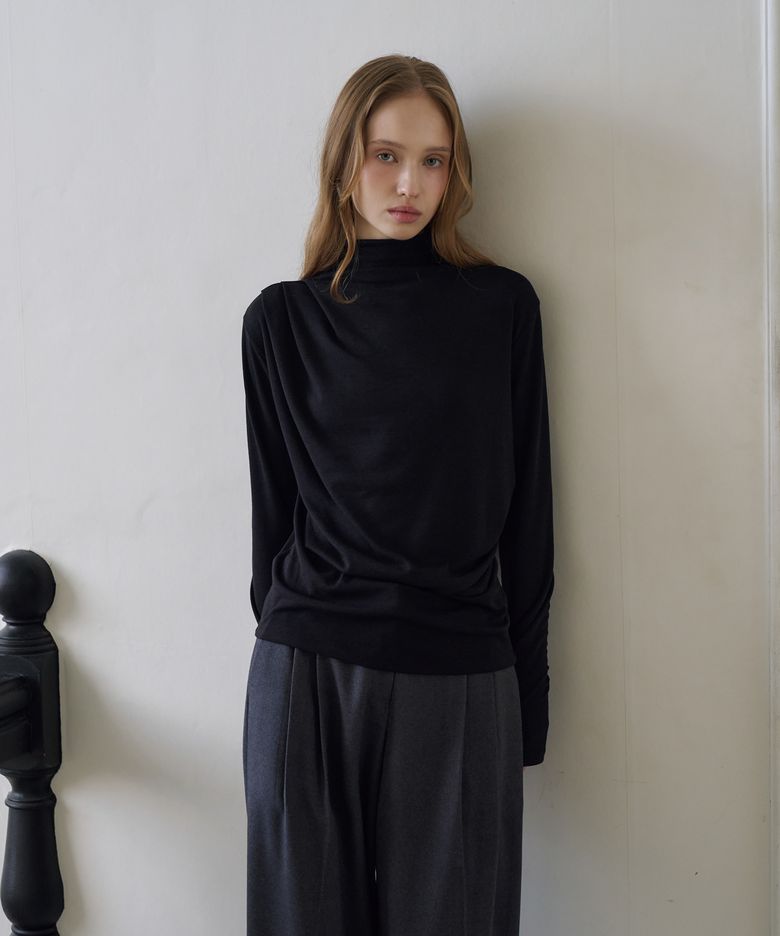 Draped Turtleneck T-Shirt [Black]