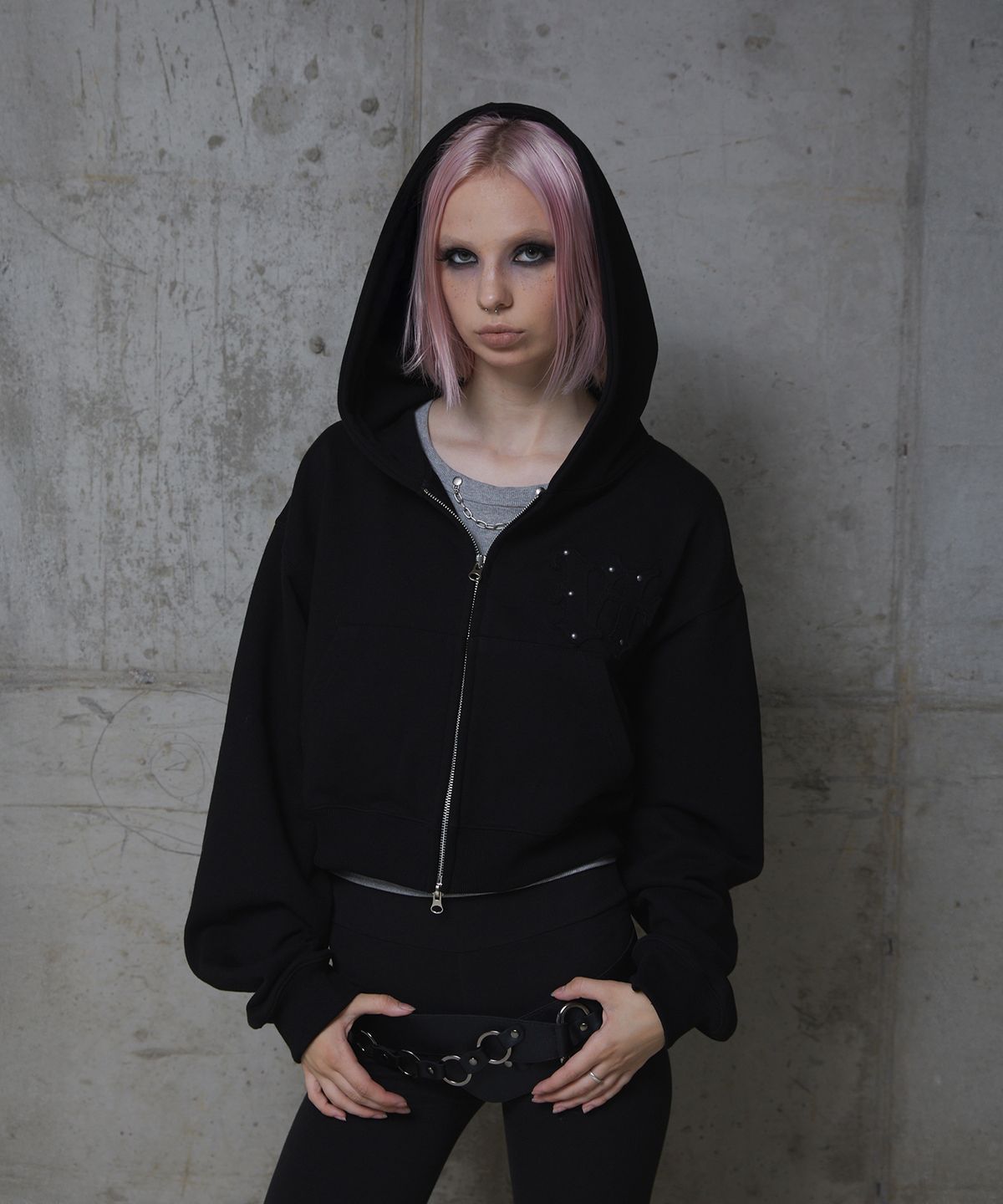 분트(VOONT) Faded Patch Hood Zip-Up (BLACK)