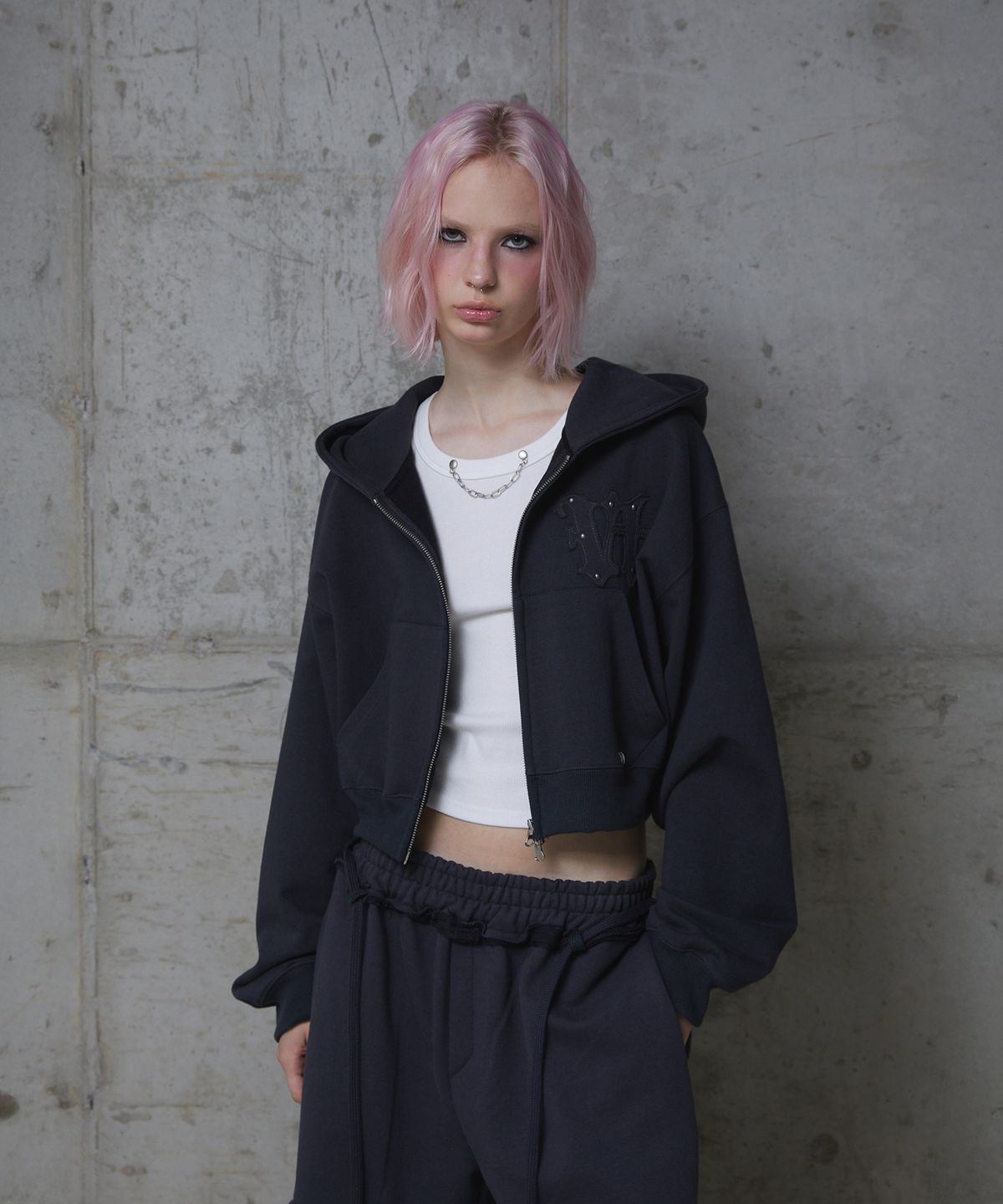 분트(VOONT) Faded Patch Hood Zip-Up (DARK GRAY)