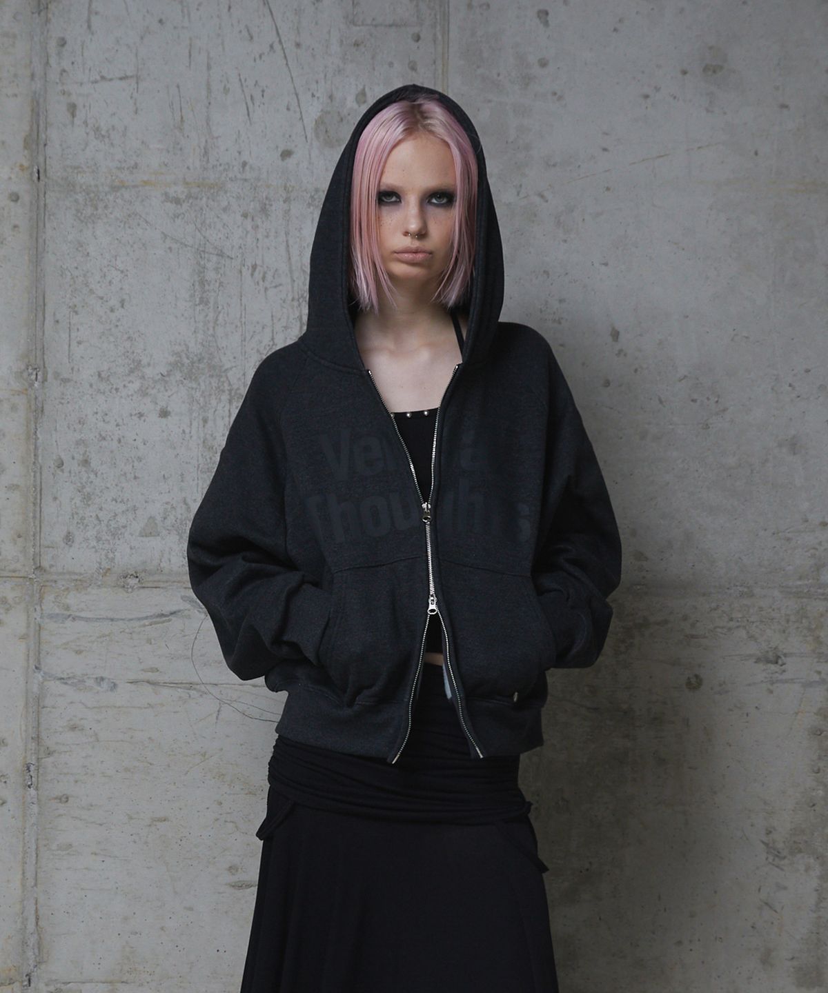 분트(VOONT) Noir Gradient Hood Zip-Up (CHARCOAL)