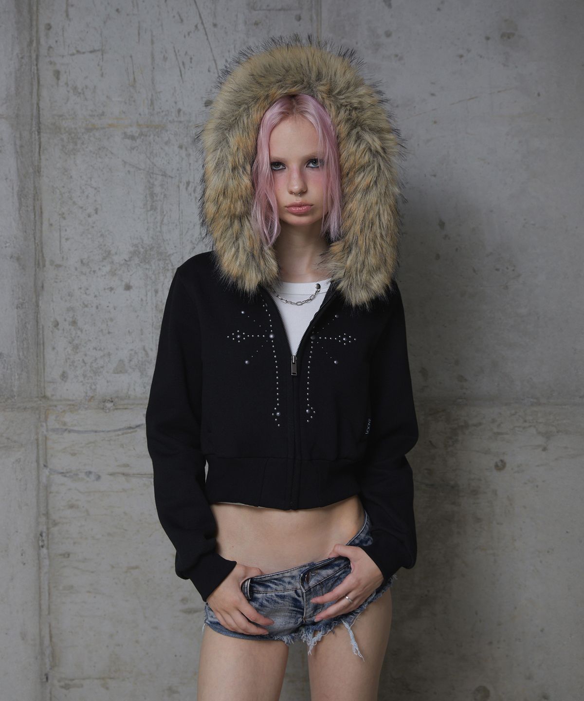 분트(VOONT) Slim Fit Fur Trimming Hood Zip-Up (BLACK)