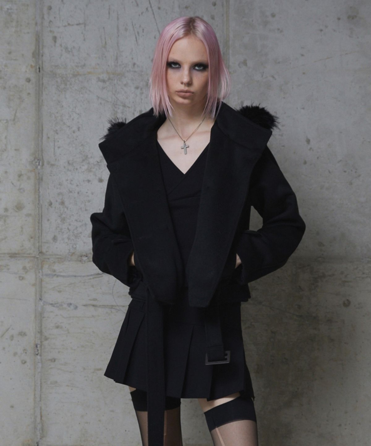 분트(VOONT) Double Hood Shearling Cropped Coat (BLACK)
