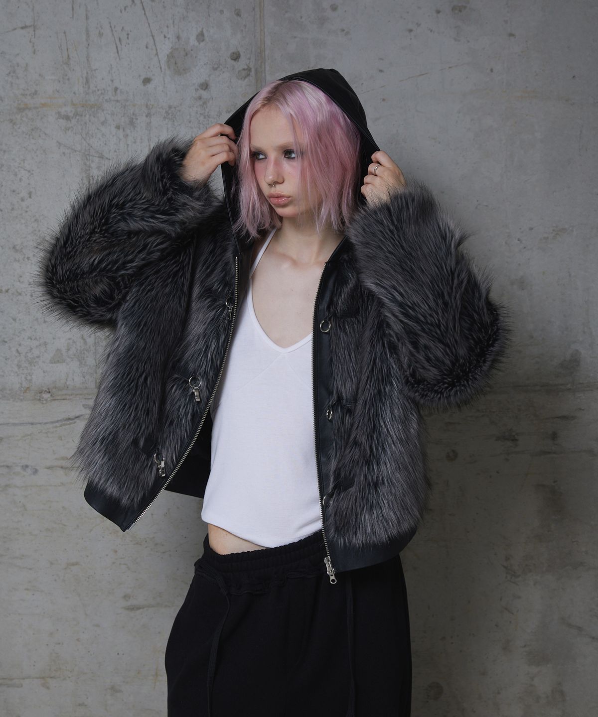 분트(VOONT) Fuzzy Leather Fur Hood Zip-Up (GRAY)