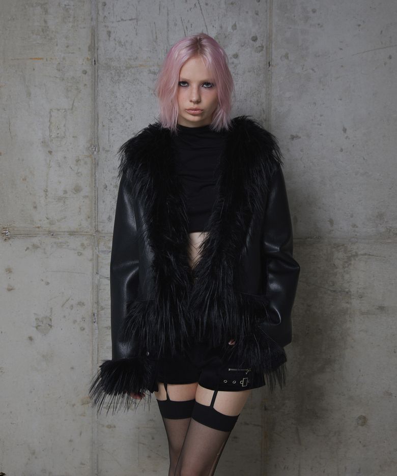 Reversible Shearling Mustang Coat (BLACK)