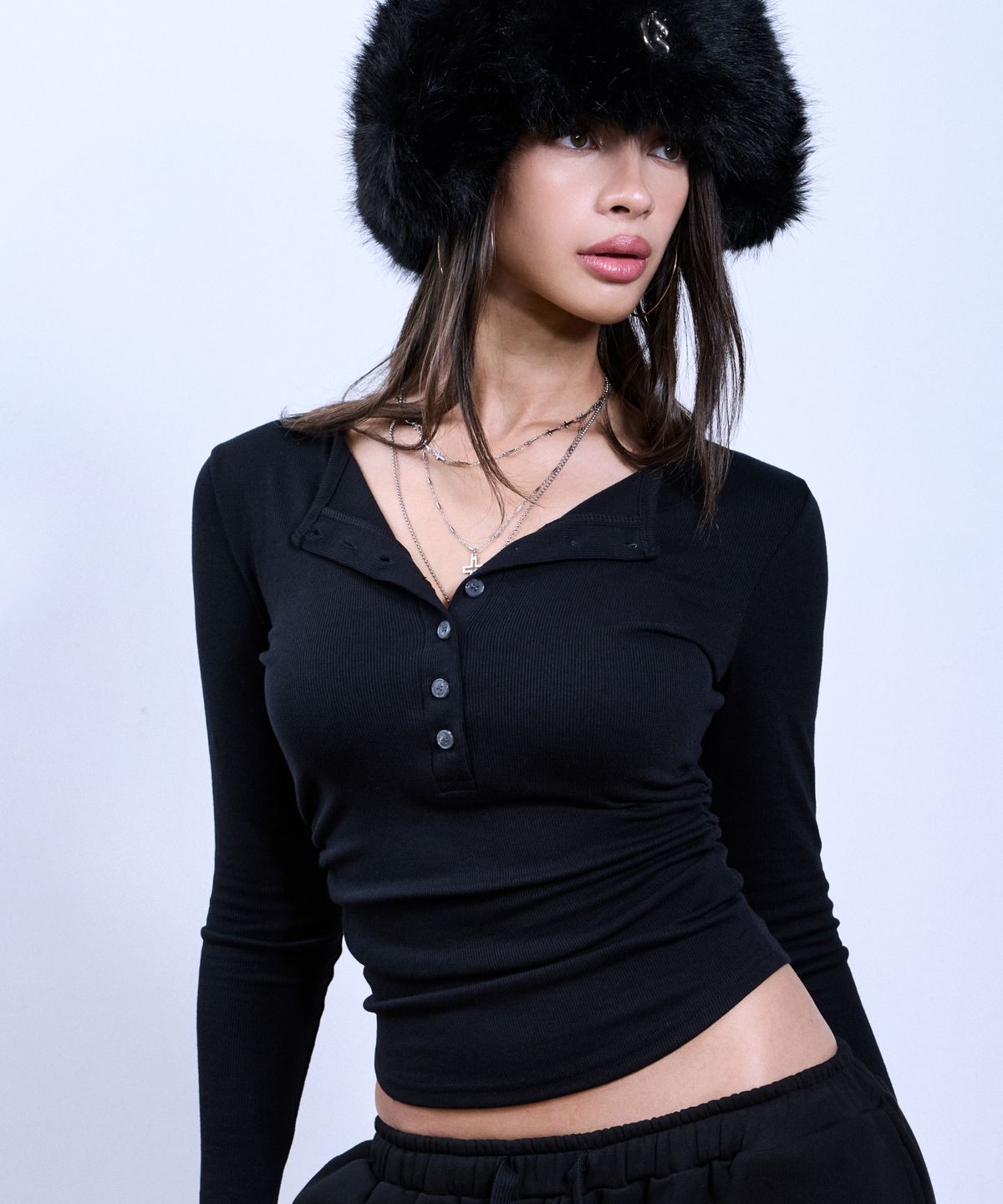 쿨시스(COOLSIS) CS SHIRRING HENLEY BUTTON TOP-079 (BLACK)