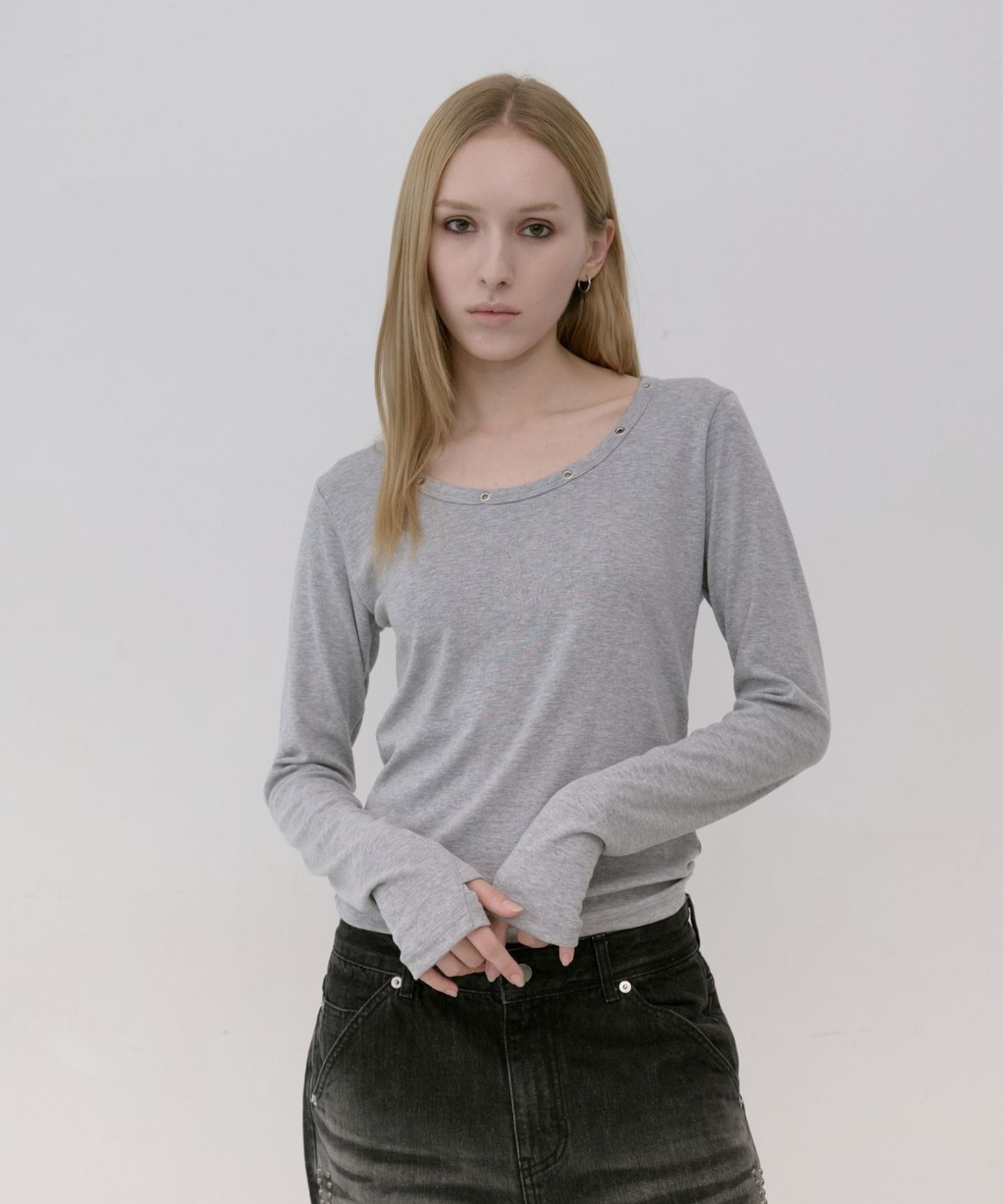 레킴(LEKIM) LWE EYELET LONG SLEEVE (그레이)