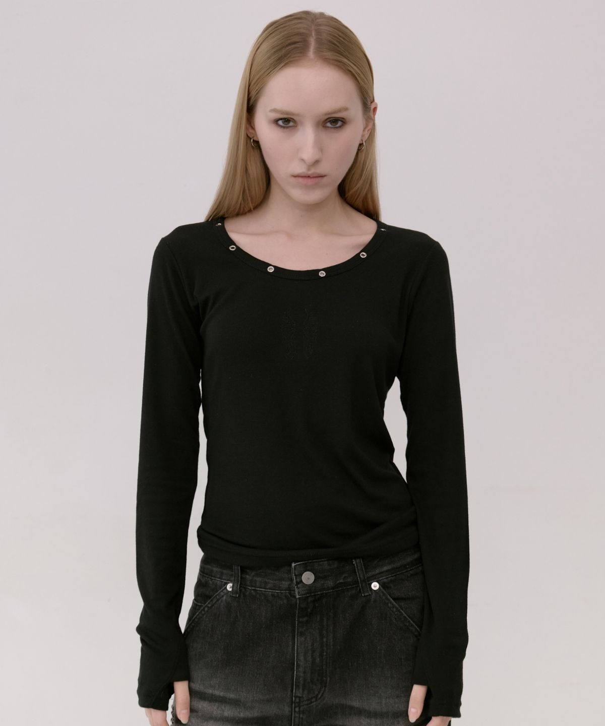 레킴(LEKIM) LWE EYELET LONG SLEEVE (블랙)
