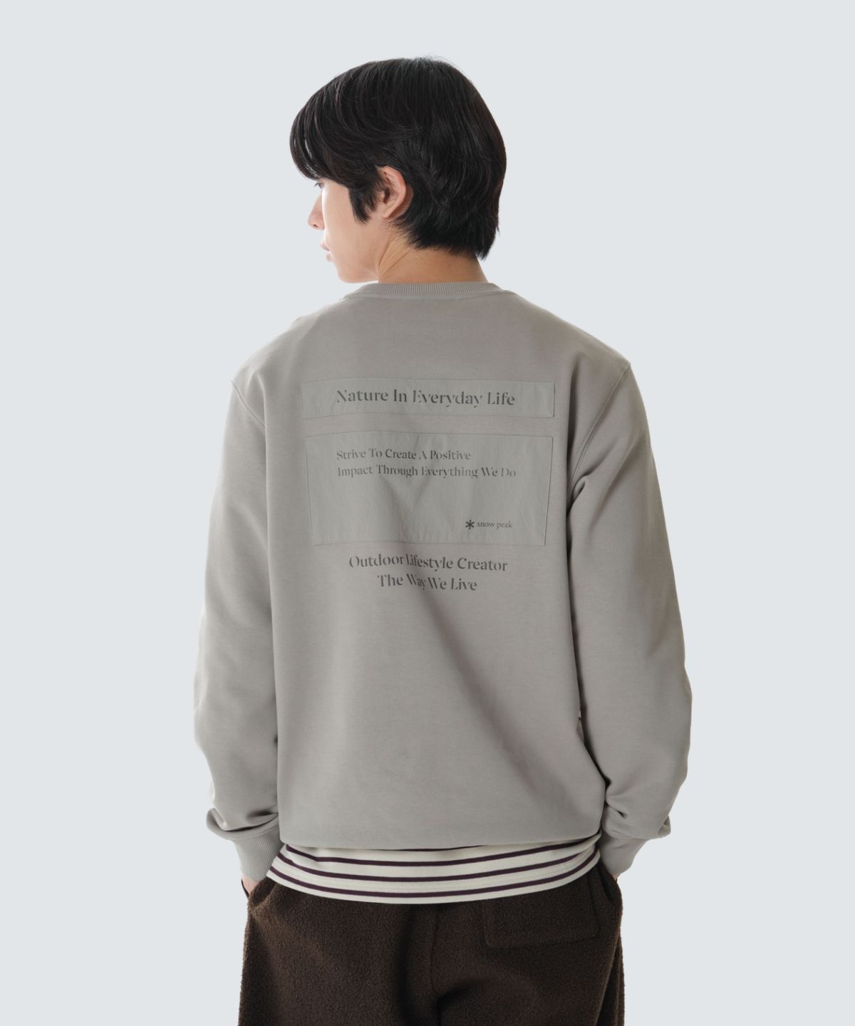 스노우피크 어패럴(SNOWPEAK APPAREL) 약기모 우븐 패치 맨투맨 (S26WMFHT68) Fog Gray