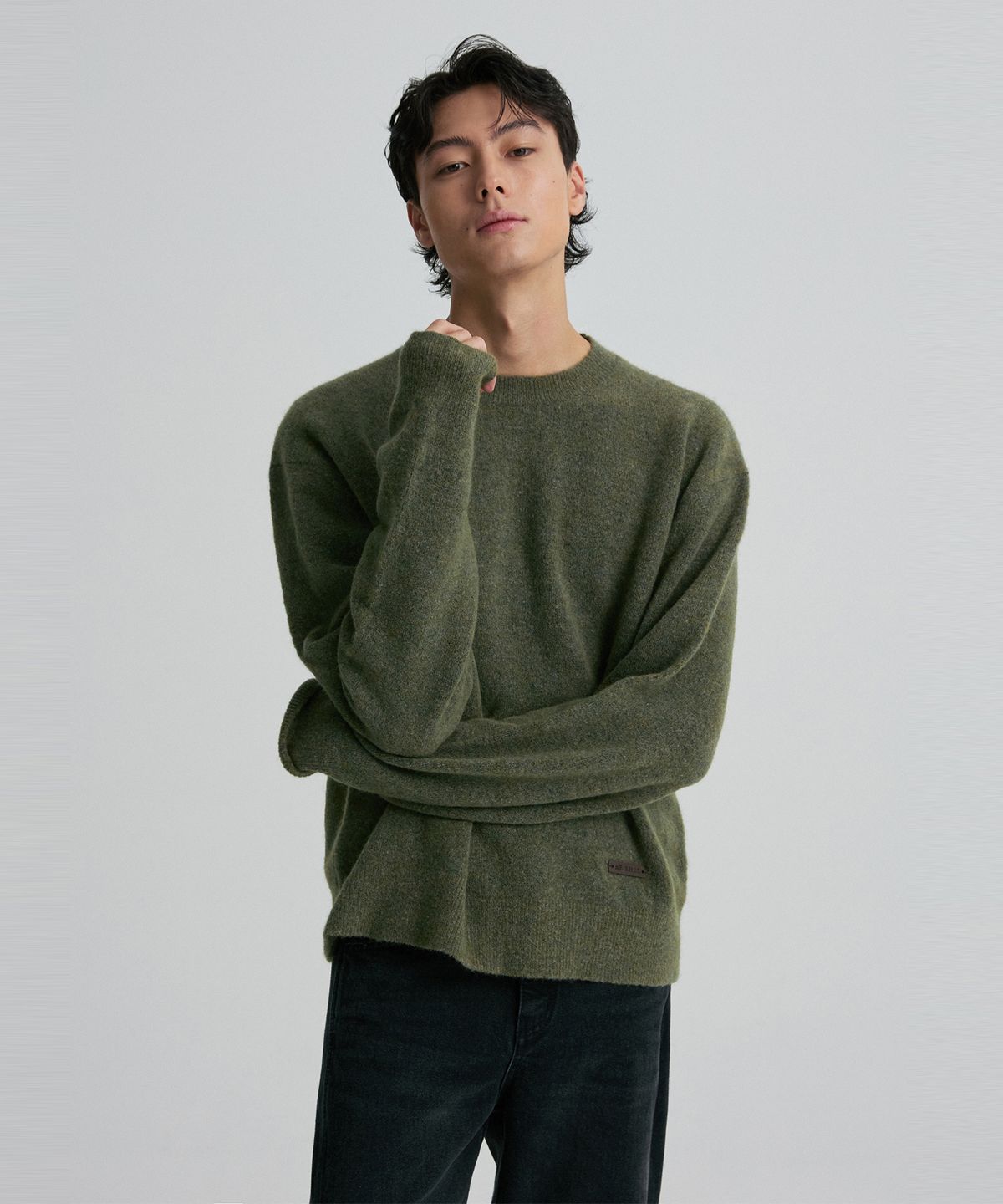 리이 맨(RERHEE MEN) BRUSHED CREW-NECK KNIT SWEATER MELANGE MOSS