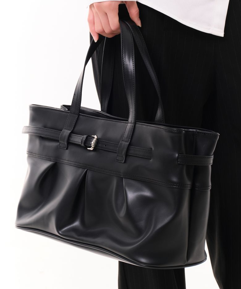 PLEATED DETAIL SHOULDER BAG (BLACK)