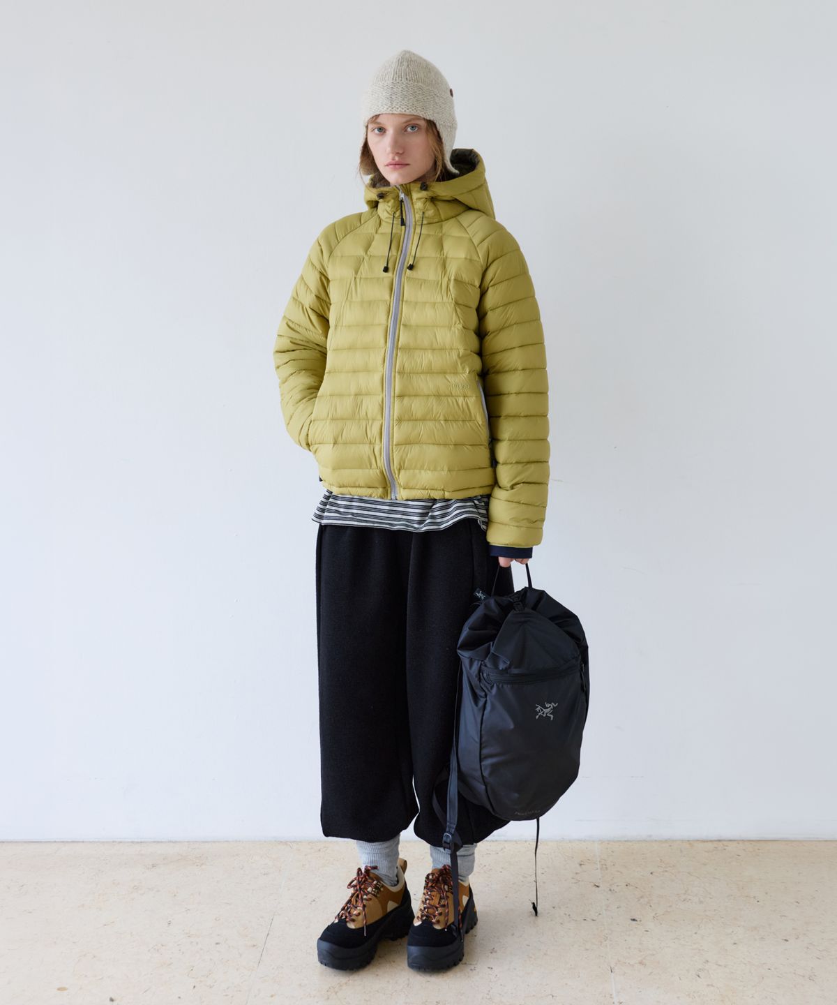 유라고(URAGO) Lightweight hooded puffer jacket_Olive