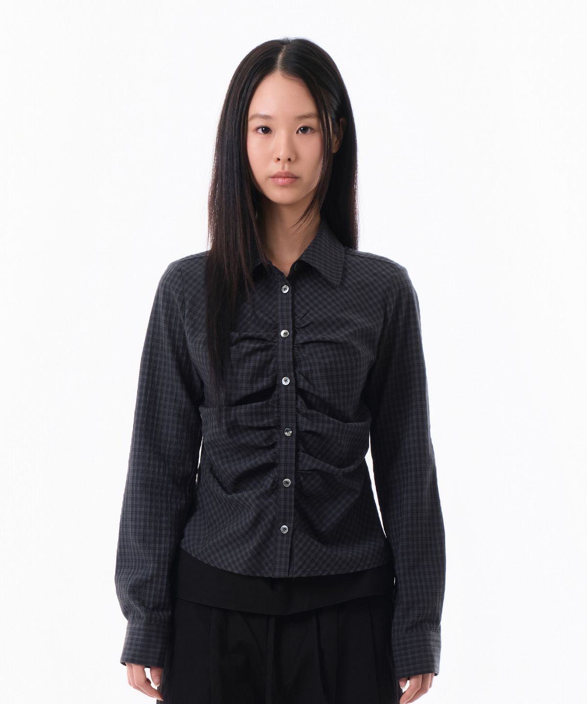 다이브인 우먼(DIVEIN WOMEN) SHIRRING CHECK SHIRTS (BLACK)