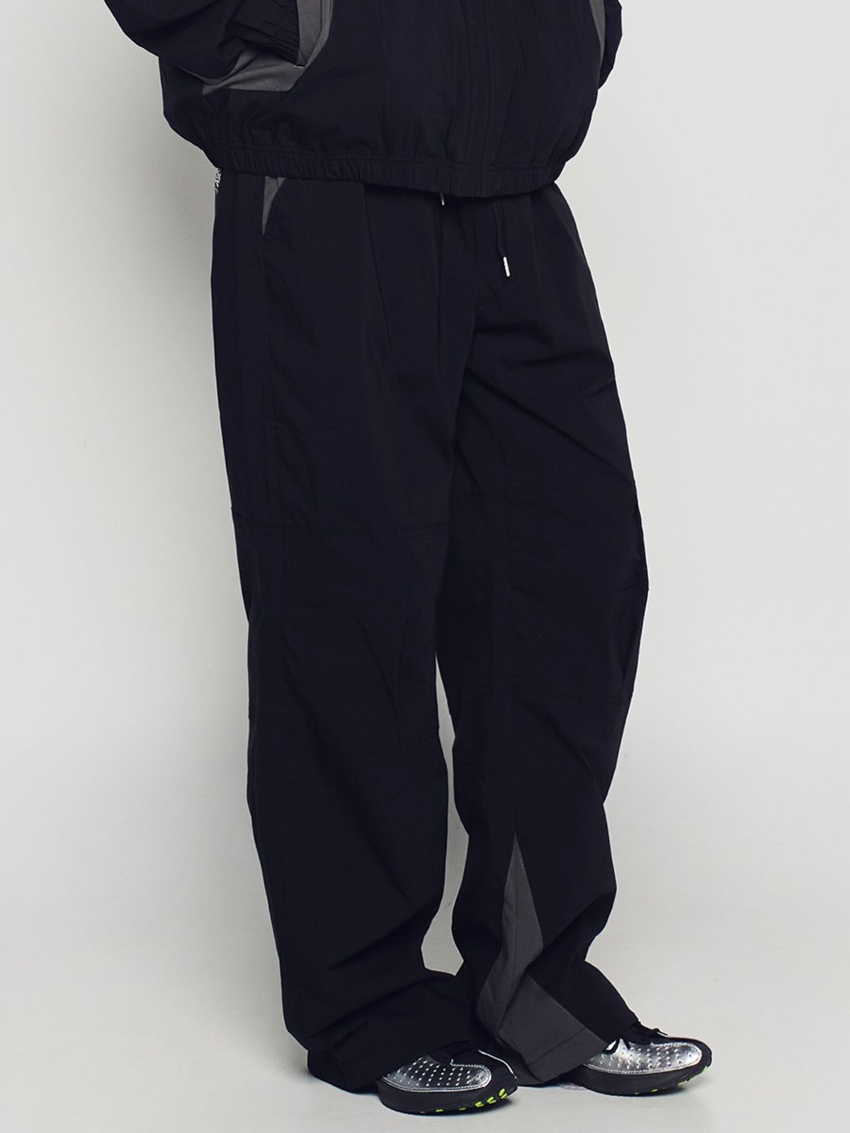 아크메드라비(ACME DE LA VIE) NYLON COLOR BLOCK JOGGER PANTS [BLACK]