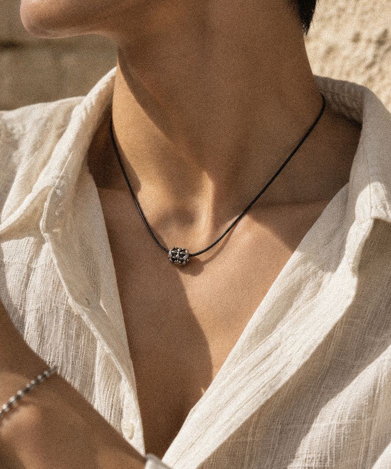 AXIS NECKLACE #1 [BLACK]