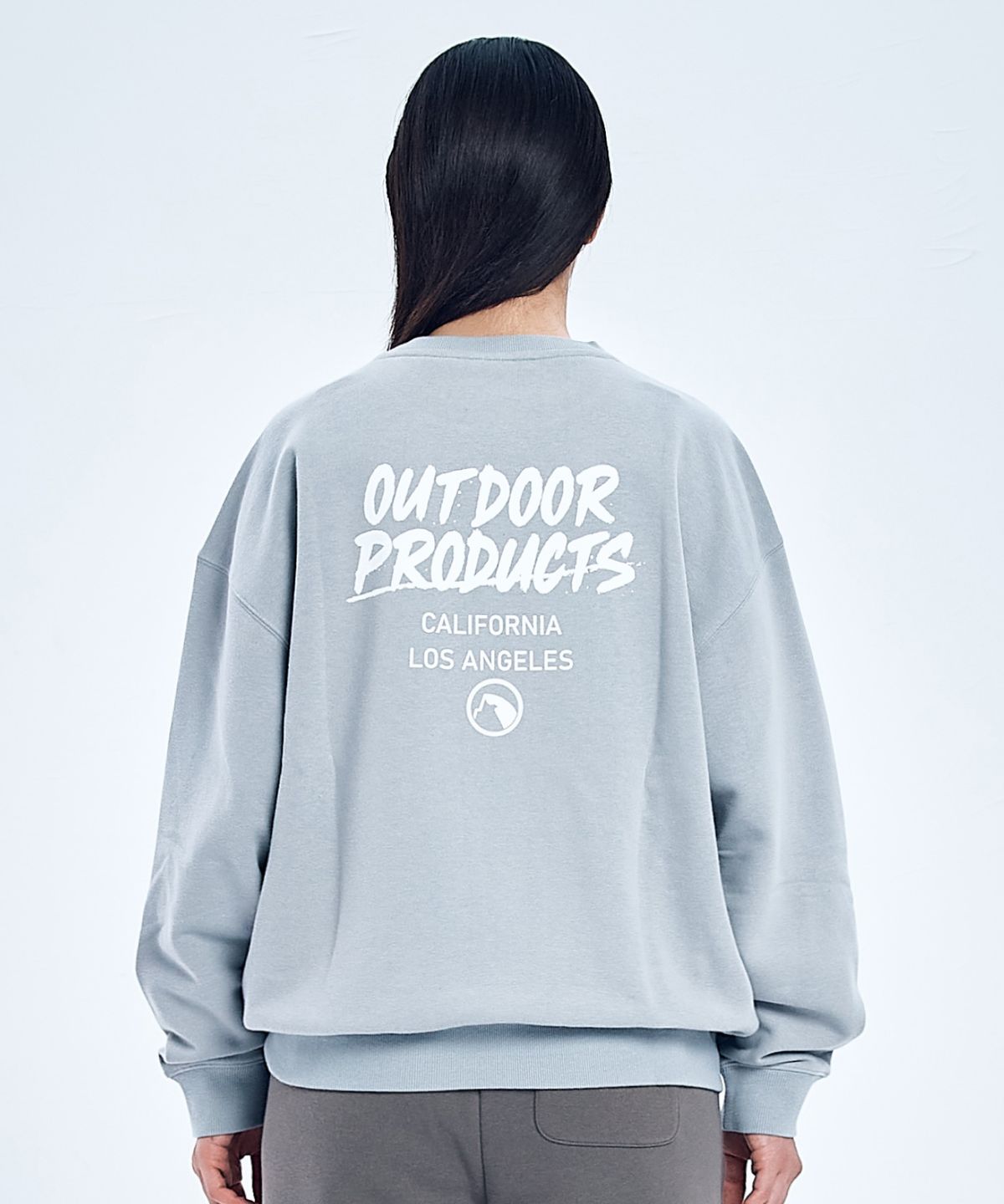 아웃도어 프로덕츠(OUTDOOR PRODUCTS) 그래피티 레터 로고 스웻 셔츠 (그레이)