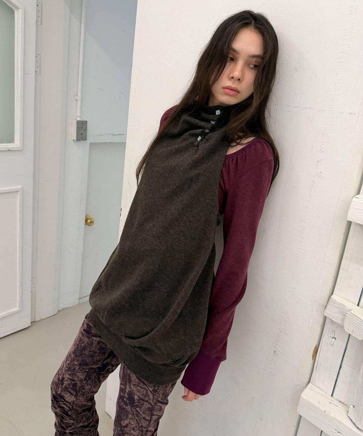 헤레틱(HERETIC) BUTTON DRAPED HALTER NECK DRESS / brown