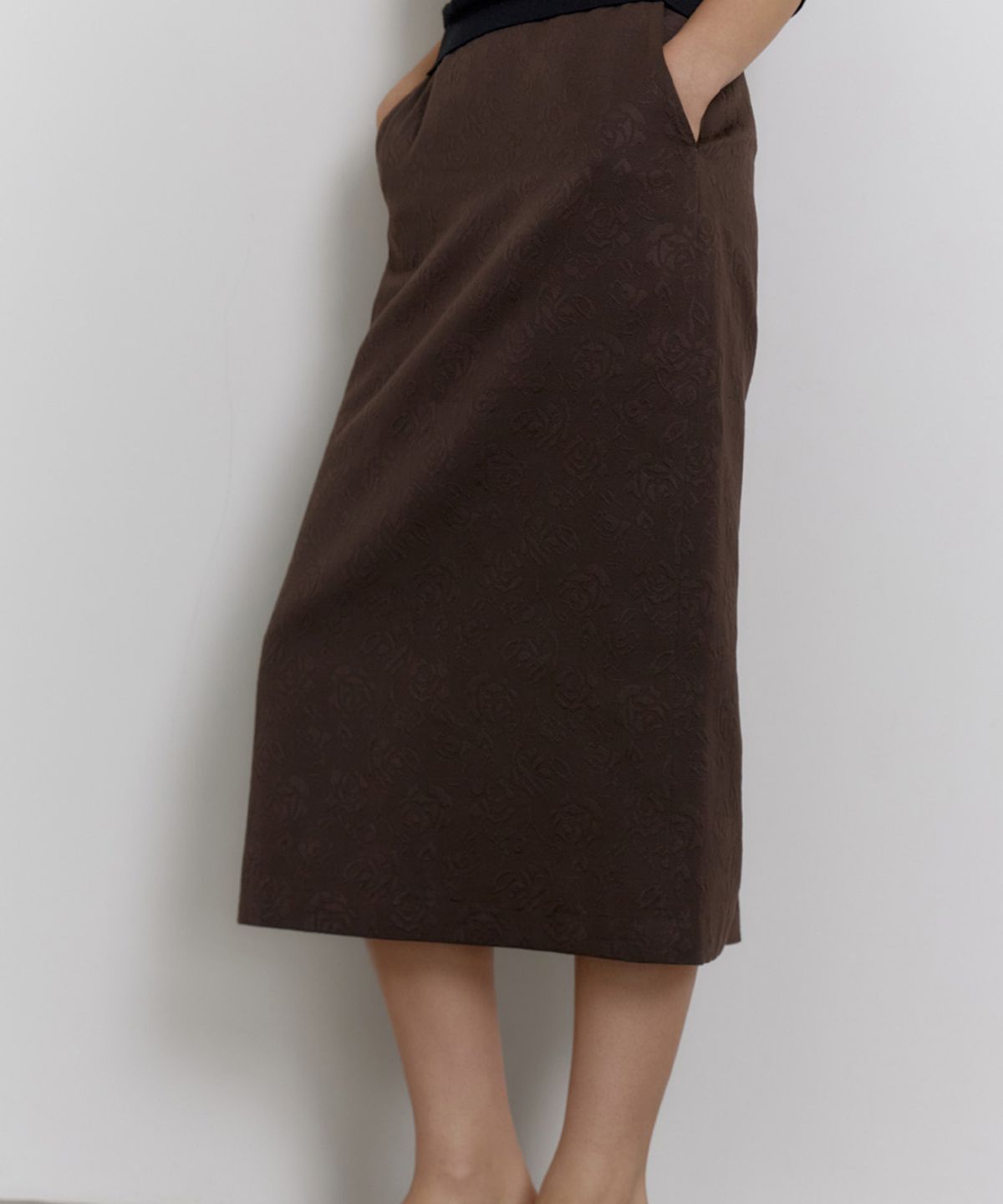 닌닛(NINNIT) Rose jacquard midi skirt (BROWN)