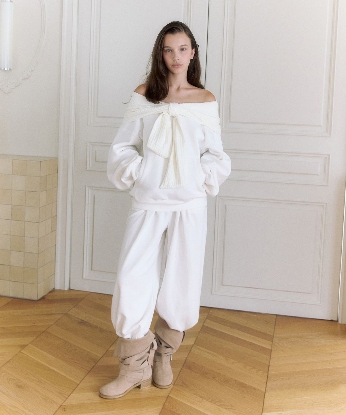 더티스(THETIS) TWO-WAY RIBBON OFF SHOULDER HOODIE_TT5W203IV