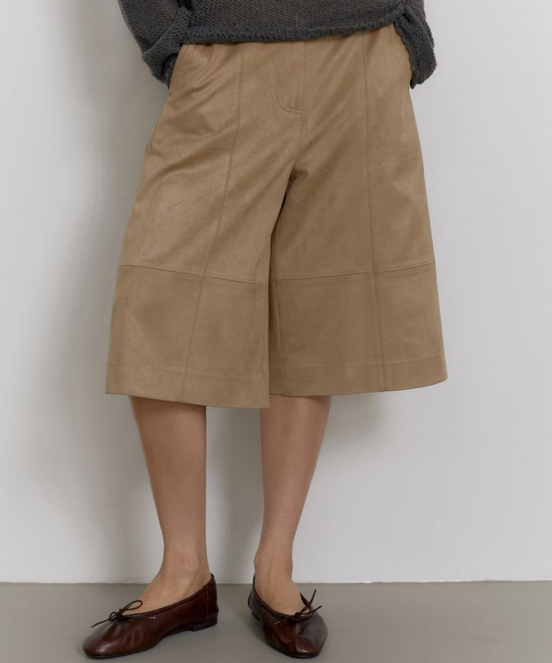 Faux suede bermuda pants (LIGHT BEIGE)