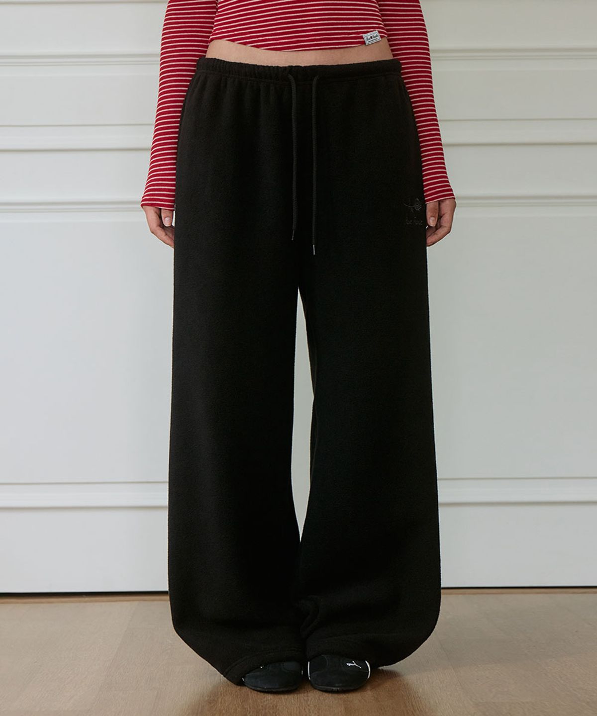 로제프란츠(ROSEFRANTZ) Fleece Wide-Leg Sweatpants [Black]