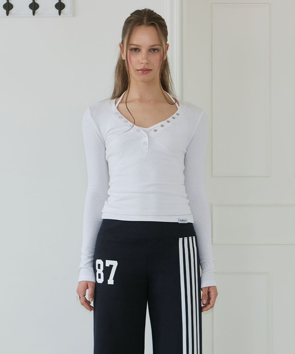 로제프란츠(ROSEFRANTZ) Deep V-Neck Henley Long Sleeve [Ivory]
