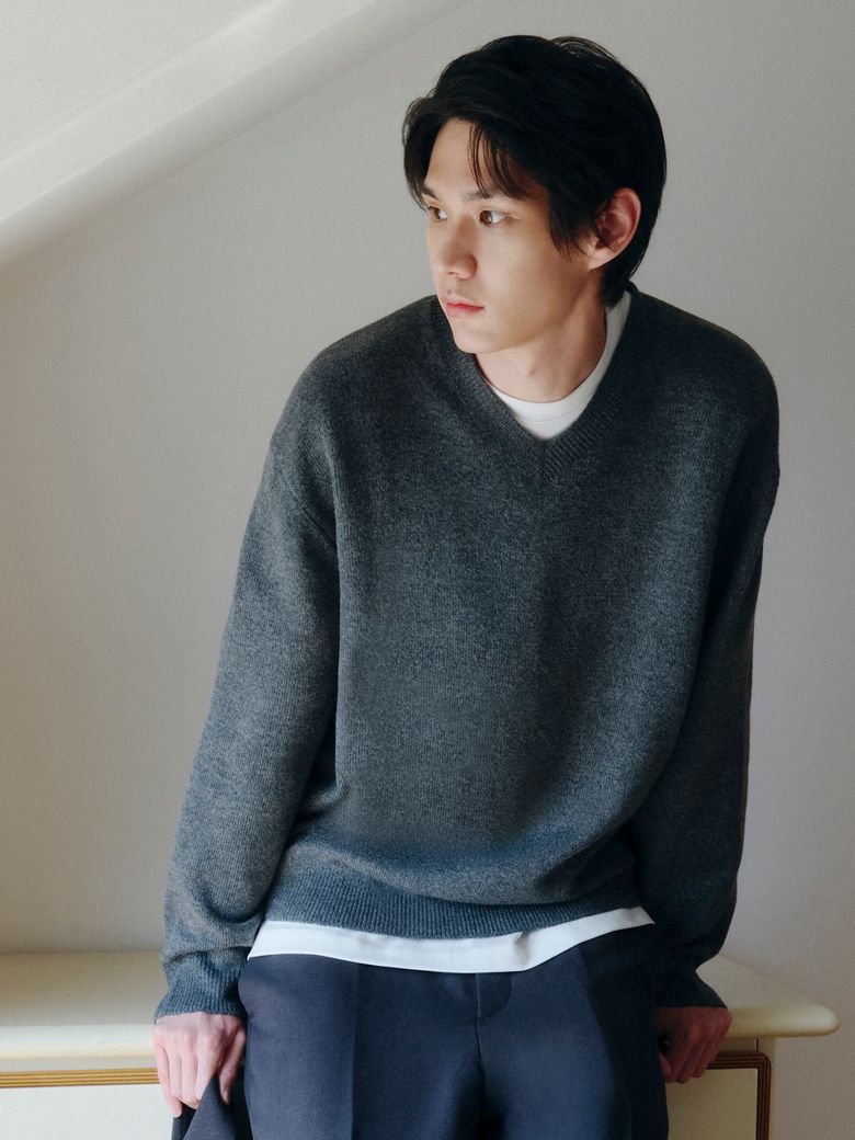 남성 커스터드얀 브이넥 스웨터_MSG4ER1400