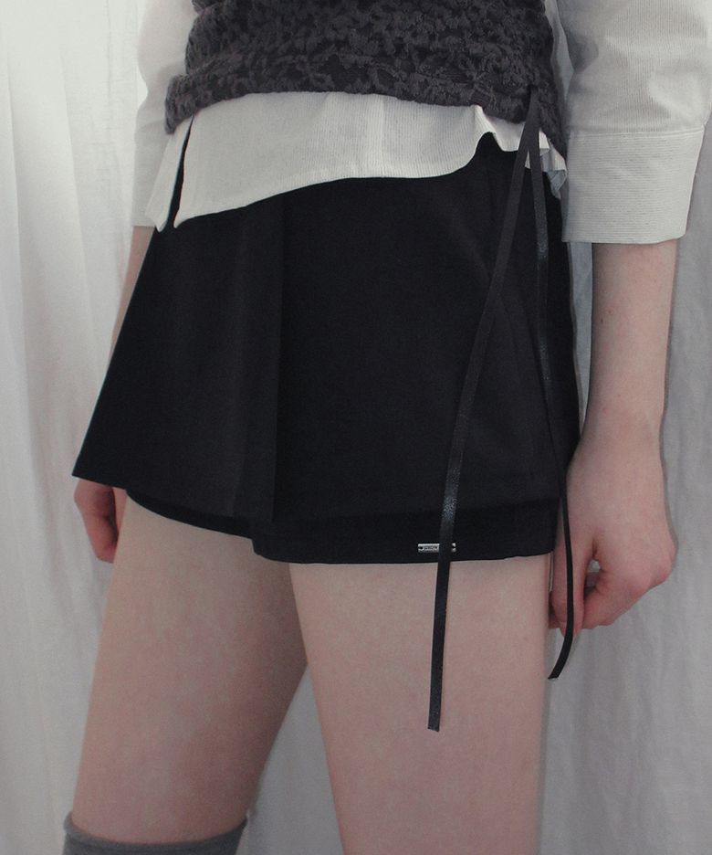 파흐 플리츠 벨티드 미니 스커트 쇼츠_블랙