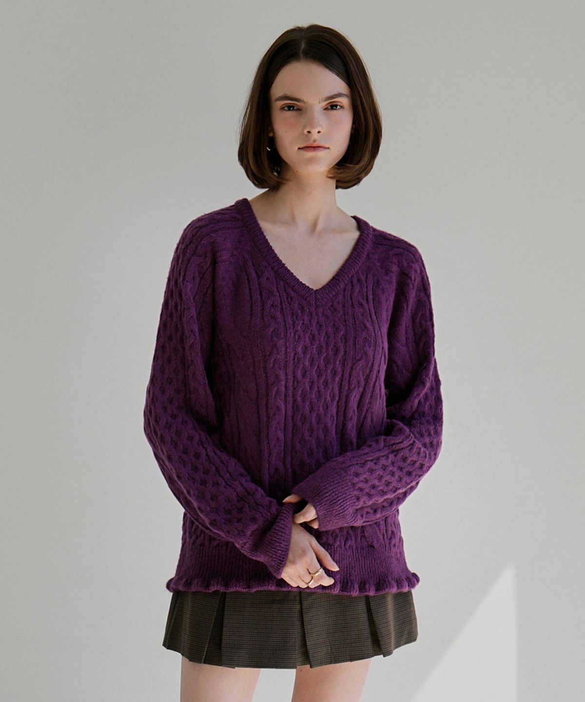 블레티(VLETI) Wool Mohair Cable & Bobble V-Neck Raglan Knit(purple)